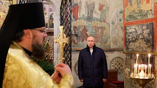 Rusya Devlet Başkanı Vladimir Putin, Rus çarları için kilise olarak tasarlanan Moskova'daki Müjde Katedrali'ndeki Noel ayinine katıldı