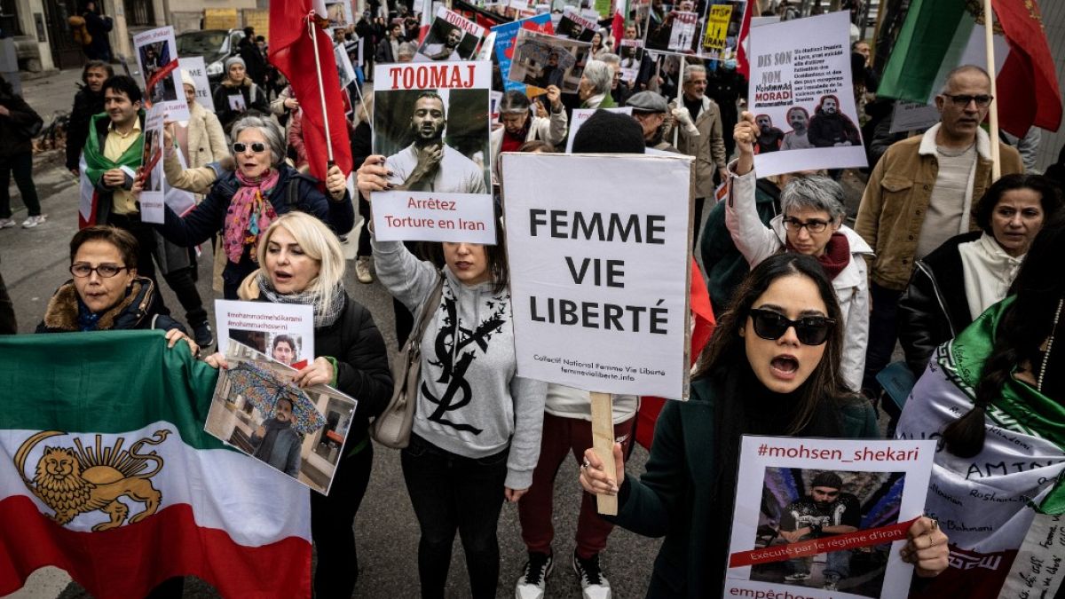 مسيرة ضد النظام الإيراني في ليون، فرنسا، 8 يناير 2023