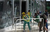 Bolsonaro-Anhänger greifen Regierungsgebäude in Brasilia an