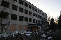 Поврежденное здание в Краматорске