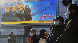 A kínai légierő utcai propagadája Pekingben