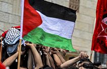 İsrailli yerleşimcilerin öldürdüğü gencin cenazesinde Filistin bayrağı açıldı (arşiv)