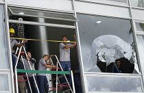 Arbeiten an der Fassade des Präsidentenpalastes in Brasilia am Tag nach der Attacke