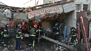 أدت الضربة على السوق في منطقة خاركيف إلى مقتل شخصين على الأقل وإصابة 6 آخرين 