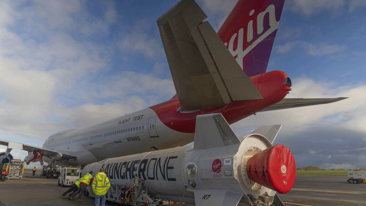 A Cosmic Girl nevű 21 éves Boeing 747-400-as repülőgéppel próbálták meg a fellövést
