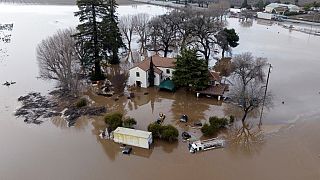 غرق عدد من المنازل في ولاية كاليفورنيا بسبب العاصفة