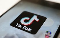 Az applikáció logója japán mobiltelefonon