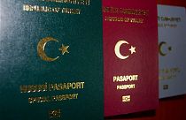 Türkiye'de, önceki yıllarda ortalama 2 milyon 100 bin pasaport işlemi yapılıyorken, 2022'de ise 4 milyon 588 bin 440 başvuru alındı