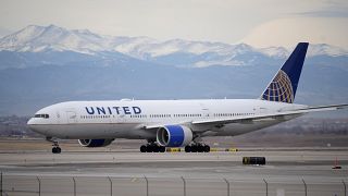 Avião parado devido à avaria do sistema informático da Administração Federal da Aviação dos EUA
