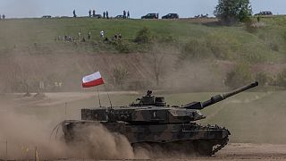 Польский танк "Леопард" во время военных учений DEFENDER-Europe 22 в Новогроде (Польша)