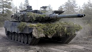 ARCHIVO - Un tanque de batalla Leopard de la Brigada Blindada, Finlandia Occidental, el 4 de mayo de 2022.
