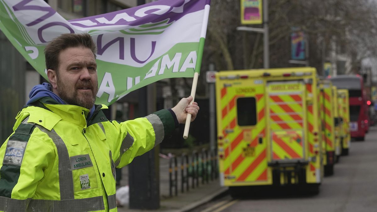 Up to 25,000 paramedics, emergency call handlers, ambulance drivers and technicians staged a strike in England and Wales on Wednesday against a below-inflation 4% pay deal