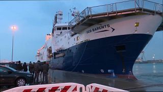 La "Geo Barents" attraccata al porto di Ancona. (12.1.2023)