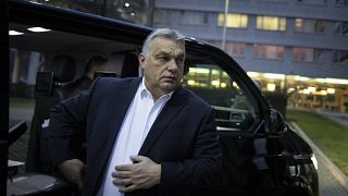 Orbán Viktor megérkezik a Kossuth rádióba január 13-án reggel.