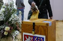 Un bureau de vote lors du premier tour de l'élection présidentielle en République tchèque.