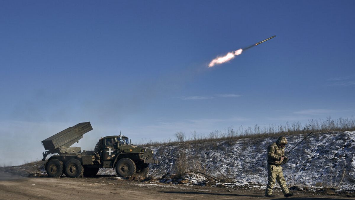 Russian forces may have assembled 30 km barrier in Donetsk region thumbnail