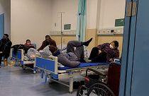 مرضى صينيون مصابون بعدوى كوفيد19 في أحد المستشفيات شرق الصين. تاريخح 5.01.23