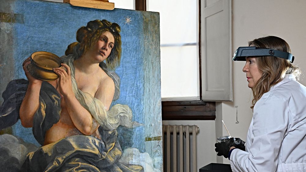 Un dipinto di una donna seminuda censurato 300 anni fa è in restauro in Italia