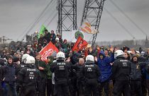 Intervention de la police lors d'une manifestation à Lützerath, en Allemagne, le 14 janvier 2023.