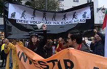 Enseignants qui manifestent à Lisbonne, Portugal, le 14 janvier 2023.