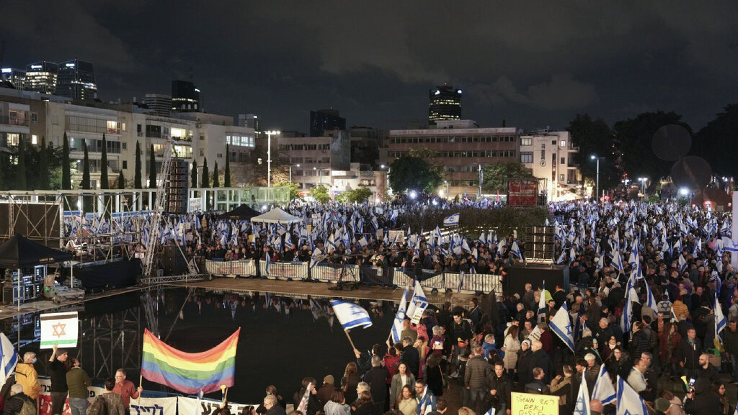 Decenas de miles de israelíes protestan contra la reforma judicial de  Netanyahu | Euronews