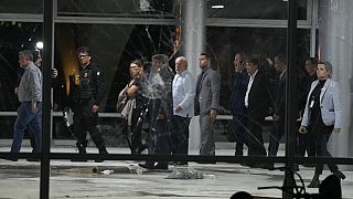 El presidente brasileño, Lula da Silva, observa los daños en los edificios de Gobierno de Brasilia, Brasil