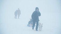 Frío inusual y densa niebla en Yakustk, en la región rusa de Siberia oriental.