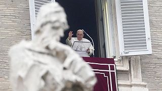 Il papa durante l'angelus di oggi
