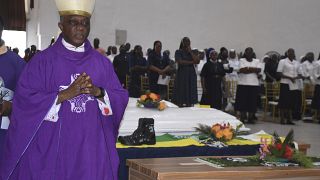 للضتأبين الضحايا الذين قتلوا في كنيسة القديس فرنسيس الكاثوليكية في أوو جنوب غرب نيجيريا. 2022/06/17