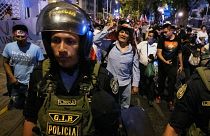 Peru'da protestocular Pazar akşamından itibaren başkent Lima'da toplanmaya başladı