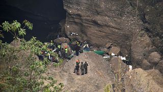 محل سقوط هواپیما در دره‌ای به عمق ۳۰۰ متری در پوخارای نپال؛۱۶ ژانویه ۲۰۲۳