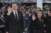 El rey Felipe de España, y la reina Letizia durante el funeral del ex rey de Grecia Constantino II en Atenas, el lunes 16 de enero de 2023.