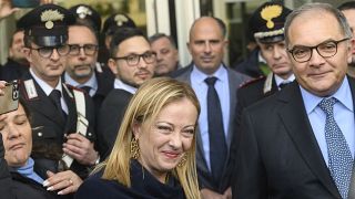 Джорджа Мелони в Палермо со следователями и карабинерами, задержавшими Маттео Массина Денаро, 16 января 2023 г.