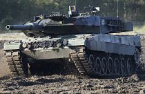 Немецкий "Леопард 2" стоит на вооружении нескольких стран, которые готовы отправить их Украине, но ждут разрешения Берлина