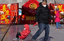 Photographie prise de le 17 janvier 2023 à Pékin dans la rue piétonne Qianmen.