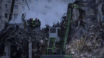 Разрушенный в результате российского авиаудара дом в Днепре