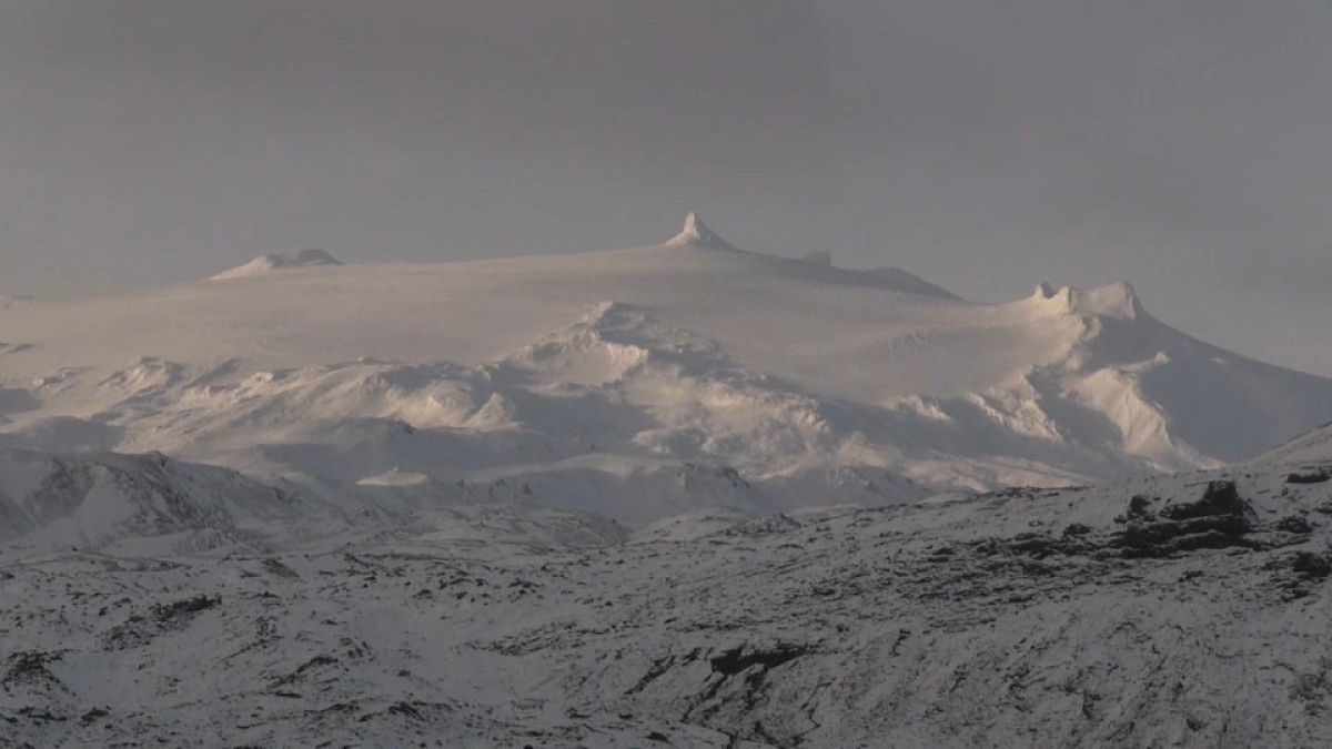 Ледниковый вулкан Снайфедльсйокудль  в западной Исландии 