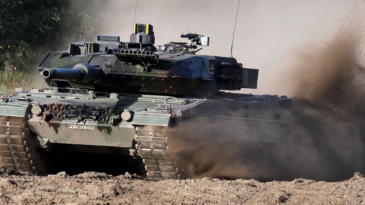 Alman savunma sanayisinin önemli ürünlerinden biri olarak bilinen Leopard-2 tankı