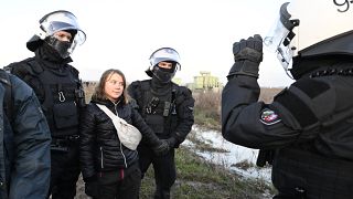 Greta Thunberg Almanya'daki maden karşıtı eylemde gözaltına alındı