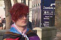 Owen Hurcum transzjogvédő transzfóbiával vádolja a brit kormányt 