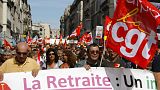 Protestos em Paris devido ao aumento da idade da reforma.
