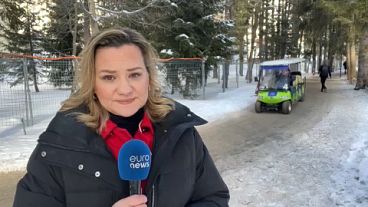 Η απεσταλμένη του euronews Φαίη Δουλγκέρη από το Νταβός της Ελβετίας