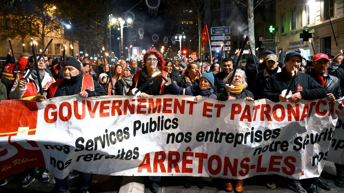 تظاهرات علیه طرح اصلاح قانونی بازنشستگی در شهر مارسی فرانسه