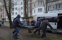 À Brovary, en Ukraine, sur les lieux du crash d'hélicoptère qui a tué le ministre ukrainien de l'Intérieur, le 18 janvier 2023