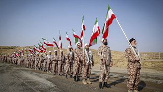 جنود من القوة البرية للحرس الثوري الإيراني، أثناء مشاركتهم في مناورة في شمال غرب إيران. يوم الاثنين 17 أكتوبر/تشرين الأول 2022