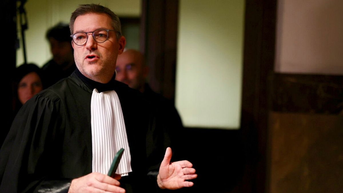 Avrupa Parlamentosu'ndaki yolsuzluk iddialarıyla ilgili 'İtirafçı' olan eski AP milletvekili Panzeri'nin avukatı Laurent Kennes