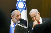 Benjamin Netanjahu miniszterelnök és a Sasz vezetője, Arije Deri