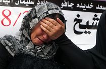 Irak'ta Ezidi bir kadın IŞİD saldırılarında ölenler için yas tutuyor