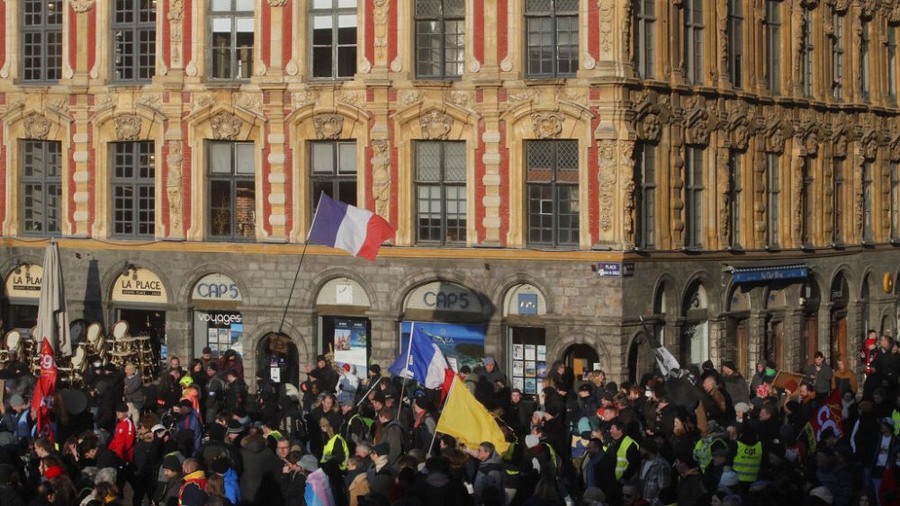 En signe de protestation contre la réforme des retraites : Grèves et manifestations nationales en France