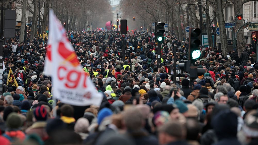 ვიდეო: ერთი მილიონი ქუჩაში საფრანგეთში საკამათო საპენსიო რეფორმის წინააღმდეგ